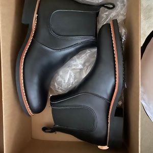 Red wing 6 inch Chelsea boot